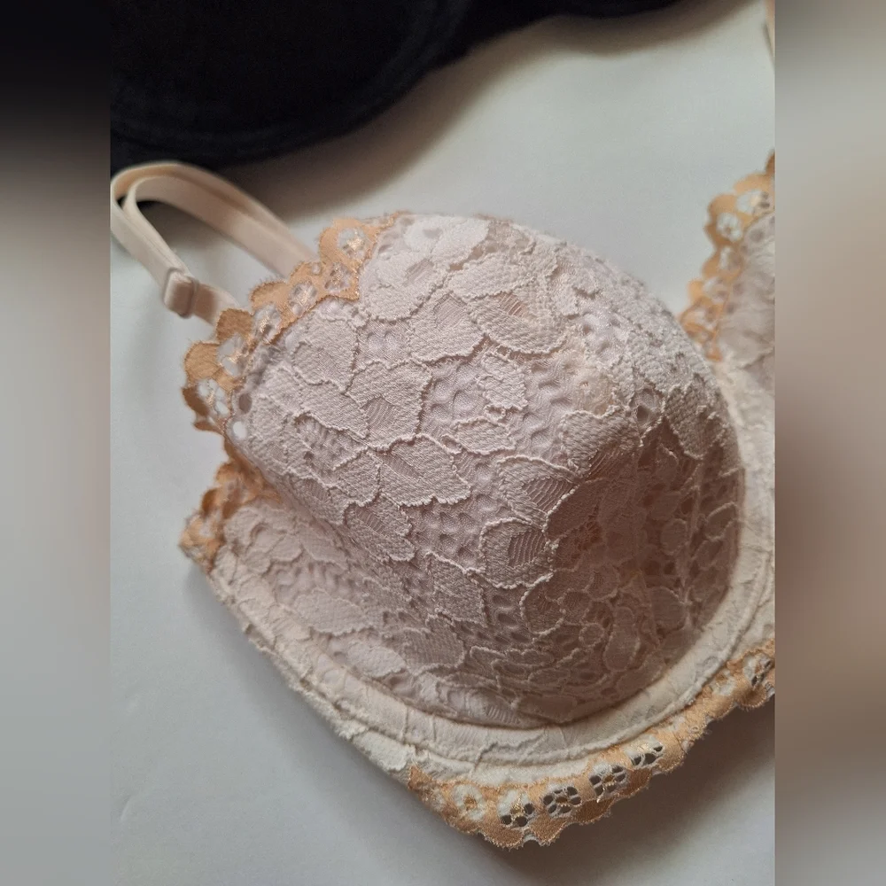 (2) Victoria‎ Secret Lace Bra
